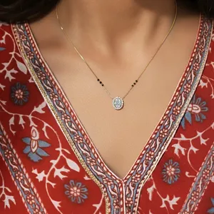 Pendentif demi-fleur en diamant ovale cultivé en laboratoire, diamant CVD, or, couleur D-E, clarté VVS-VS, certifié IGI, pour fiançailles et mariage - Product Image 2