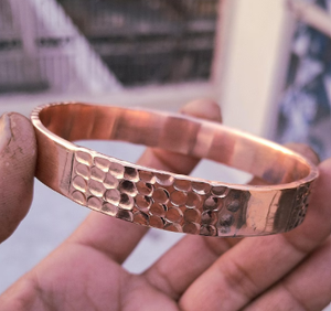 Pure Copper Hammered Textured Bangle Bracelet Hand Forged Dimpled Pattern Solid Copper Smooth Accent Closed Ring - Product Image 4