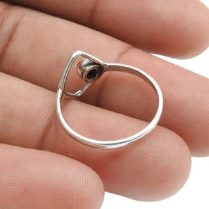 Anillo de plata de ley 925 maciza con piedra preciosa de cuarzo rosa natural de corte redondo, hecho a mano, estilo bohemio, para ella. - Product Image 3