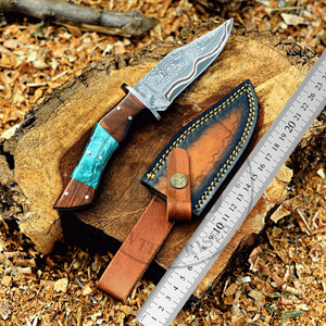 Couteau de chasse à lame fixe en acier Damas de qualité supérieure avec bord droit, manche en bois et résine - Utilisation en extérieur, cadeau USA, anniversaire - Product Image 2