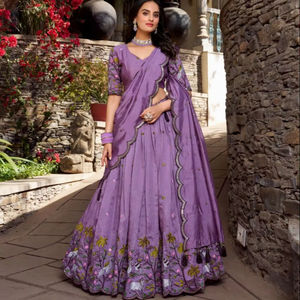 Soie pure la plus vendue avec codage lourd et travail de séquence Mode asiatique traditionnelle Lahenga Choli avec fantaisie Dupatta pour la mariée - Product Image 4