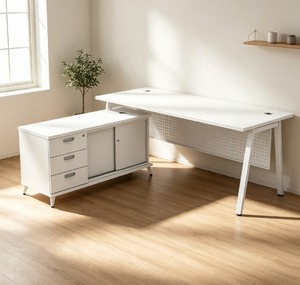 Bureau de direction rectangulaire blanc moderne et durable avec armoire de rangement, autoportant, assemblage requis, pour bureau à domicile et usage commercial - Product Image 3