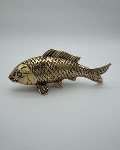 Sculpture de poisson en laiton de luxe, figurine décorative pour comptoir de réception d'hôtel et pièce de décoration intérieure moderne - Product Image 3