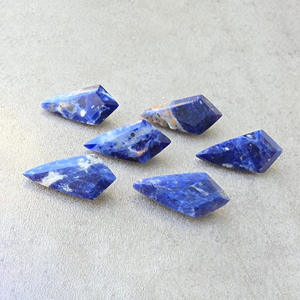 Sodalite naturelle facettée en forme de cerf-volant, calibrée, pierre précieuse bleue en vrac pour la fabrication de bijoux, toutes tailles disponibles - Product Image 1