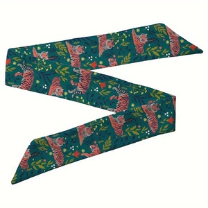 Pañuelo estrecho con estampado Paisley, de seda satinada suave, para usar como lazo para el cuello, diadema o accesorio para bolsos. - Product Image 1