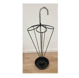 Porte-parapluies haut et carré moderne en métal noir à découpes florales, pour entrée, avec bac de récupération d'eau, support pour bâtons et cannes - Product Image 2