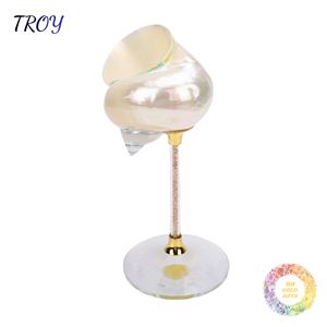 Tasse à pied en coquillage naturel, accent décoratif nautique pour la maison, idéale pour les réceptions estivales, les étagères de maison de plage et les fêtes sur le thème de l'océan - Product Image 1