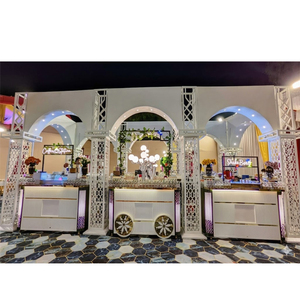 เคาน์เตอร์อาหารงานแต่งงานสุดหรูสำหรับงานในร่มในสหรัฐอเมริกา เคาน์เตอร์บุฟเฟ่ต์งานแต่งงานทันสมัย เคาน์เตอร์สแตนเลสสีทองรูปดอกกุหลาบสุดเก๋สำหรับสหราชอาณาจักร - Product Image 1