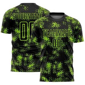 T-shirt de sport personnalisé pour homme, vert et noir, design abstrait, nom et numéro de l'équipe, maillot en polyester, ensemble de vêtements de sport - Product Image 1