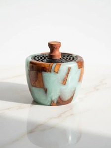 Brûleur d'encens Oud Arabe en bois et résine, artisanal, de qualité supérieure, avec une finition décorative élégante - Product Image 4