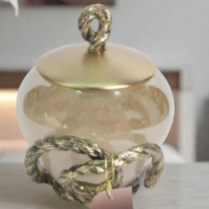 Nouveau modèle arrivée de bidon en verre transparent de haute qualité avec base en métal plaqué or et couvercle supérieur de concepteur unique - Product Image 1