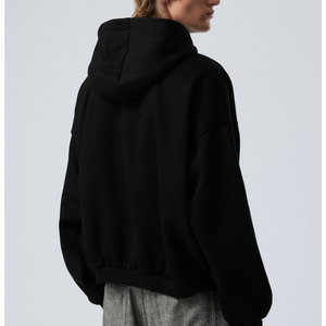 Sudadera con Capucha Negra para Hombre, Corte Holgado, Estilo Casual de Otoño, con Bolsillo Delantero y Manga Regular - Product Image 4