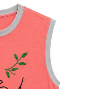 Débardeur sans manches en coton pour homme, motif brodé minimaliste, coloris corail et gris, style streetwear décontracté pour l'été - Product Image 5