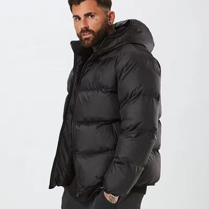 Diseñada para la fiabilidad diaria, esta chaqueta acolchada ofrece una calidez constante y un ajuste cómodo. - Product Image 4