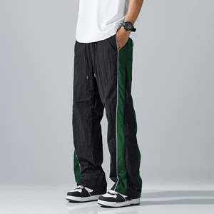 Pantalon décontracté d'hiver pour homme, noir et vert, à rayures latérales, coupe droite, taille mi-haute, en polyester respirant de poids moyen - Product Image 1