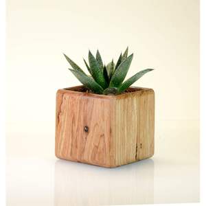 Jarrón de Bambú y Madera para Exhibición de Flores Decorativas, Diseño Artesanal para Decoración del Hogar - Product Image 4