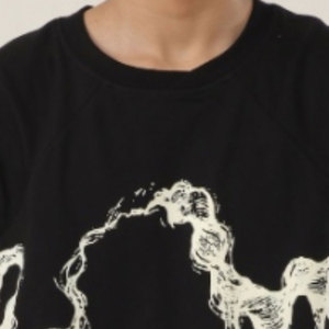 เสื้อยืดแขนกุดคอกลมผู้ชาย ลายพิมพ์หยดน้ำ ทรงปกติ สไตล์สตรีท ดีไซน์โลโก้ด้านหน้า - Product Image 6