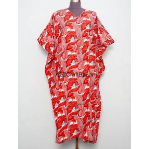 Vestido Maxi Ajustado con Cuello en V y Estampado Floral Indio de Algodón Ecológico - Diseño Sexy con Logotipo Frontal para Uso Diario y Ropa de Dormir para Mamás - Product Image 1