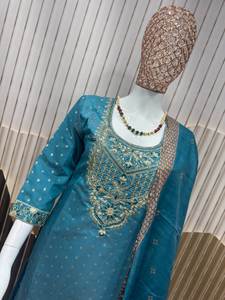 Conjunto de Kurti Tradicional Modesto Indio-Pakistaní para Mujer, Última Tendencia, Shalwar Kameez Étnico Premium para Fiestas y Eventos - Product Image 2