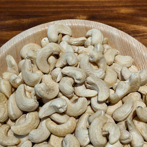 Nueces de Anacardo de Vietnam, Grados WW W180 W240 W320 W450, Frescas, Orgánicas, Certificadas por USDA, BRC y Halal, Envasadas al Vacío para Procesamiento de Alimentos - Product Image 2