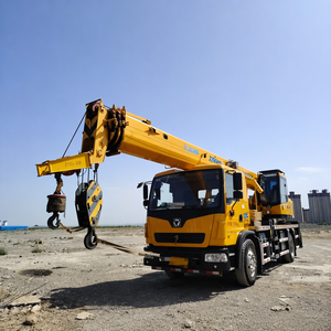 Grúa Hidráulica Usada XCM-G XCT12L4-2 de 12 Toneladas, Año 2022, para Mantenimiento de Carreteras y Construcción de Infraestructuras - Product Image 3