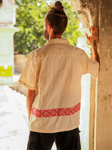 Camisa de Manga Corta de Algodón Khadi Tejida a Mano para Hombre con Borde Tribal Geométrico Rojo Tradicional, Camisa Casual de Verano con Botones - Product Image 2