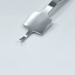 Retractores Hohmann Manuales de Acero Inoxidable, Personalizados, Ligeros, 1 Año de Garantía, MOQ Bajo, en Venta por Enved Enterprises - Product Image 5
