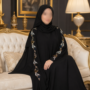 Abaya Modeste de Luxe |   Robe musulmane noire Nida avec manches ornées de pierres brodées à la main, tenue islamique élégante pour femmes - Product Image 2