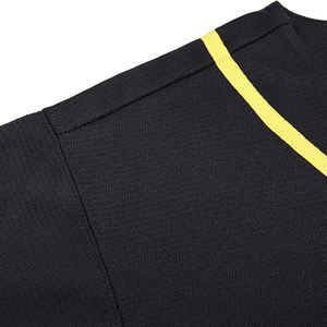 Maillots de baseball Varsity en polyester de qualité supérieure, tissu performant, fermeture traditionnelle à boutons, maille respirante pour la ventilation - Product Image 4