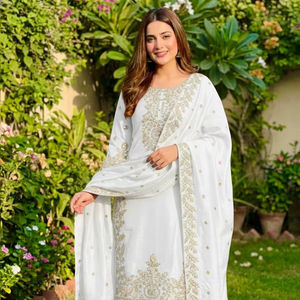 Conjunto de Traje Palazzo de Seda GMY Pura Bordada con Dupatta con Borde de Encaje de Diseño - Product Image 2