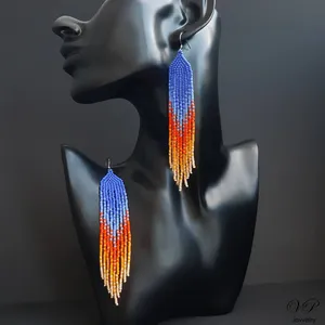 Pendientes colgantes de cuentas violeta y naranja, elegantes y brillantes, ideales para fiestas. - Product Image 3