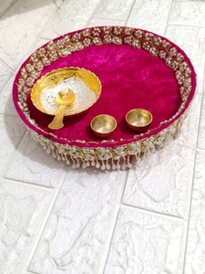 Juego de Thali Decorativo de Krishna con Tazón, Cuchara y Porta Kumkum, Decoración para Janmashtami, Regalo Espiritual, Bandeja de Ofrenda Bal Gopal - Product Image 6
