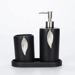 Dispensador de Loción Negro Moderno con Detalle de Hoja Plateada, Ideal para Baños, Uso Diario en el Hogar, Habitaciones de Hotel y Resort - Product Image 4