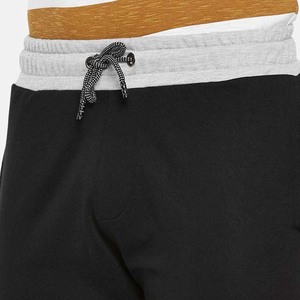 Shorts Bermuda Noirs pour Hommes avec Bande Latérale Grise, Taille Élastique, Vêtement de Sport Tricoté Décontracté, Respirant et Léger - Product Image 5