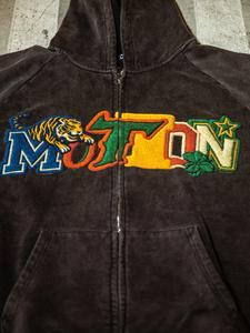 Veste zippée avec impression DTG, en molleton français, style Comics, effet délavé et usé - Product Image 6