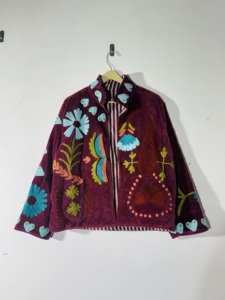 เสื้อแจ็คเก็ตกำมะหยี่สีแดงเลือดหมูปักลายซูซานีสไตล์วินเทจ, เสื้อโค้ทลายดอกไม้โบฮีเมียน, แบบสองด้าน - Product Image 1