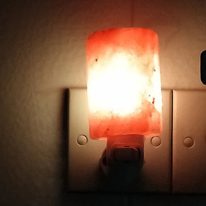 Lampe de table LED en sel de l'Himalaya naturel sculpté, étanche, pour la méditation, la décoration de la maison et de la chambre, avec prise USB - Product Image 4