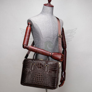 Sac à ordinateur portable en cuir véritable pour les voyages, les documents, les appareils et les fournitures - Travail et usage quotidien - Product Image 4