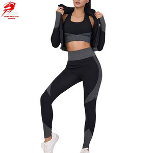 Ensemble de yoga athlétique 3 pièces tendance avec design flexible pour l'entraînement en salle de sport, la course à pied et les mouvements quotidiens - Product Image 1