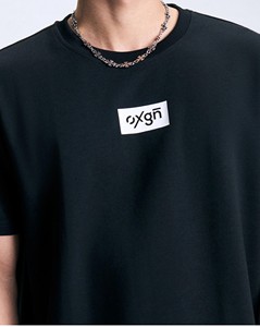เสื้อยืดโอเวอร์ไซส์ผู้ชาย คอตั้ง ผ้าทวิลล์ โพลีเอสเตอร์ 100% หนานุ่ม ล้างสีแบบแอซิดวอช พร้อมโลโก้สั่งทำพิเศษ สไตล์สตรีทแวร์ ODM - Product Image 5