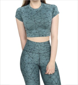 Conjunto de yoga para mujer hecho con material 100% de alta calidad, ropa deportiva, ropa de entrenamiento, conjunto deportivo personalizado de 2 piezas, sujetador deportivo y leggings. - Product Image 1