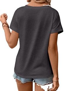 T-shirt ample pour femme, couleur unie, col en V, manches courtes, coupe décontractée, tissu doux, haut d'été disponible dans toutes les couleurs - Product Image 3