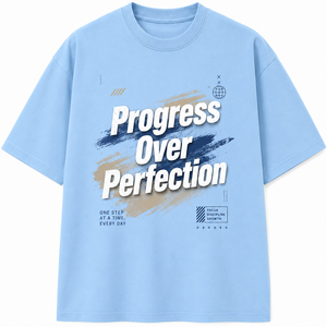 Camiseta de Manga Corta para Hombre Progress Perfection, Color Azul Claro, Cuello Redondo, Corte Regular, Diseño con Letras Estampadas en la Parte Delantera, Ecológica, Informal - Product Image 1