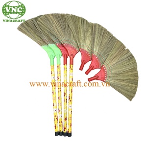 Balai à herbe naturelle VINACRAFT JSC Vietnam, 39,3 pouces, avec manche en bois PVC, modèle 260421, pour le balayage et le nettoyage - Product Image 6