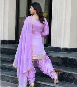 Magnifiques robes Anarkali Punjabi avec travail de sequins, taille et couleur personnalisées, vêtements traditionnels pour femmes, ensembles de vêtements indiens et pakistanais - Product Image 3