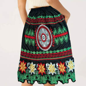 Vêtements brodés tropicaux, jupe florale vintage en coton, tenue de tous les jours, style des îles de la Micronésie, style pacifique, jupe micronésienne - Product Image 2