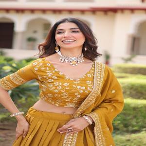 VASTRA COTTAGE Lehenga en soie pour femme avec broderie Zari et sequins lourds, Lehenga cousu, Blouse non cousue, Dupatta de créateur - Product Image 4