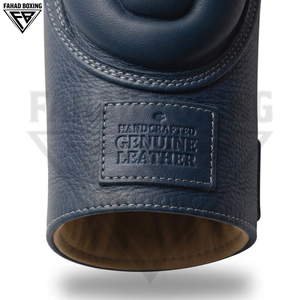 Nouveaux protège-genoux en cuir bleu marine robustes avec logo personnalisé, durables, ergonomiques et rembourrés pour la boxe et l'entraînement physique - Product Image 5