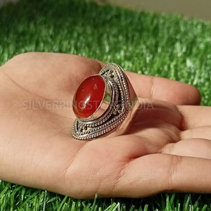 Bague vintage en cornaline, pierre orange faite à la main, style antique, bijou statement, bague artisanale bohème, cadeau pour elle - Product Image 2