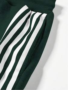 เสื้อฮู้ดผู้ชายสีเขียว ผ้าฝ้ายหนา 100% ระบายอากาศได้ดี แขนยาว ปิดด้วยเชือกผูก สีพื้น สไตล์ล้ำสมัย สตรีทแวร์ลำลอง ทรงหลวม - Product Image 6